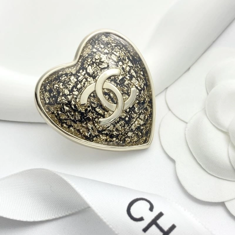 UrbanChic Chanel Brooches 225524