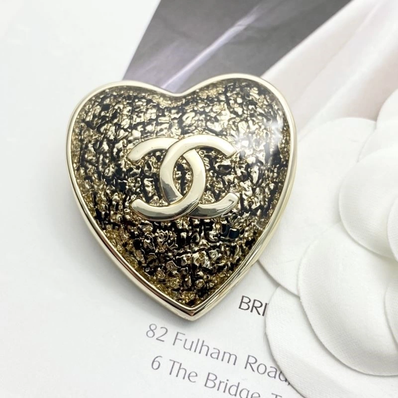UrbanChic Chanel Brooches 225524