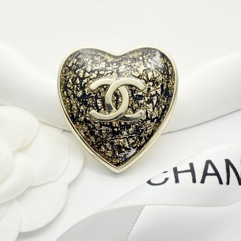 UrbanChic Chanel Brooches 225524