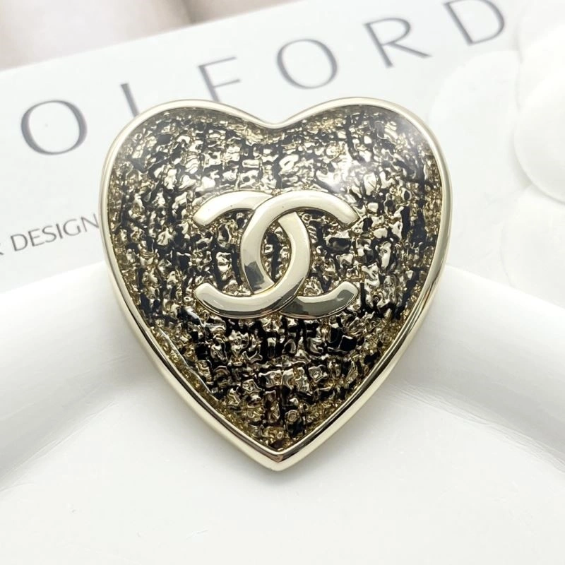 UrbanChic Chanel Brooches 225524