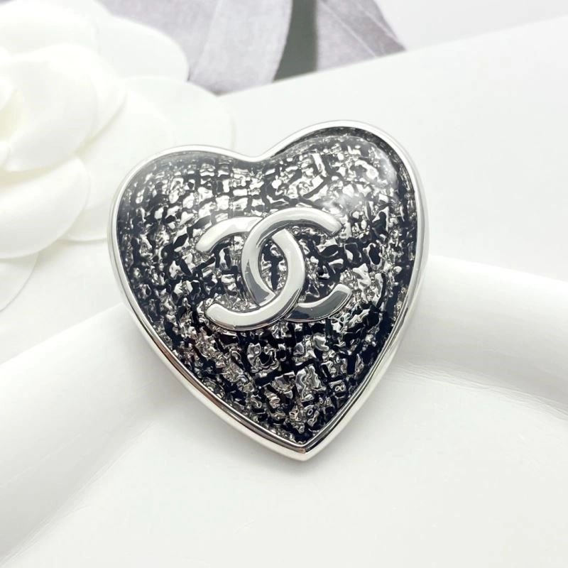 Chanel Brooches Snug 225523