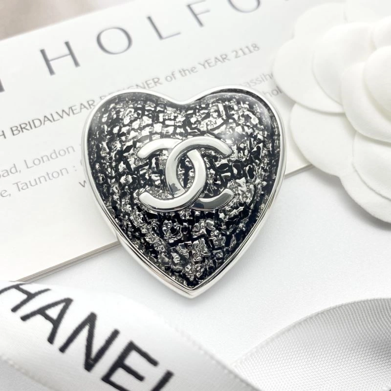 Chanel Brooches Snug 225523