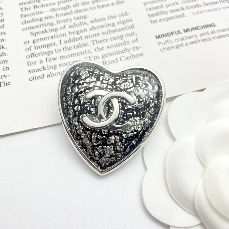Chanel Brooches Snug 225523