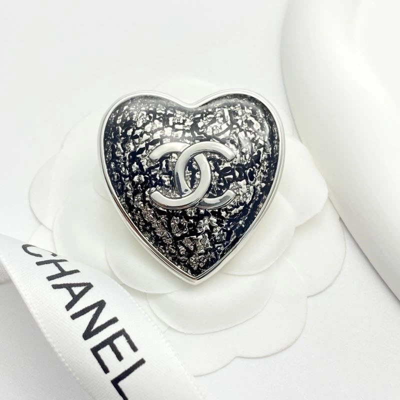 Chanel Brooches Snug 225523