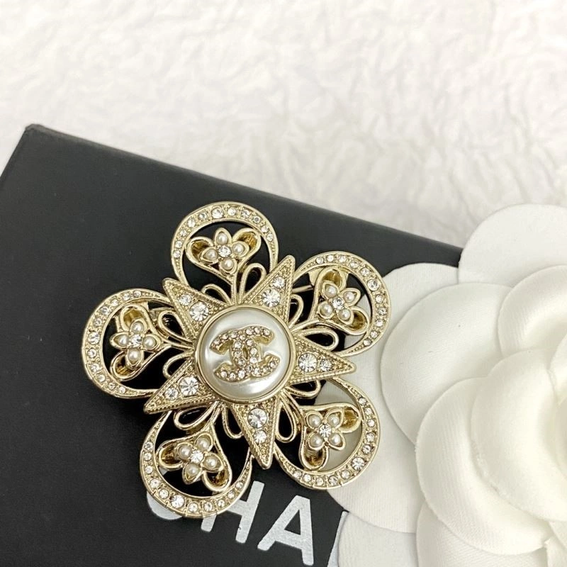 Trendsetting Chanel Brooches 225591