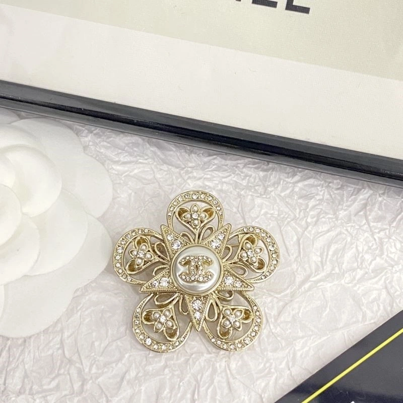 Trendsetting Chanel Brooches 225591