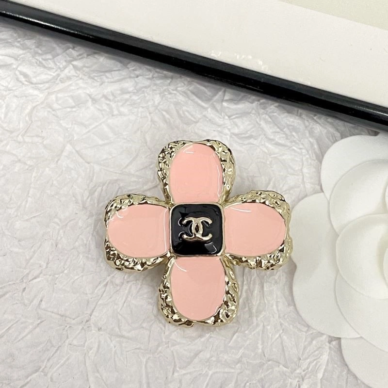 Effortless Chanel Brooches 225620