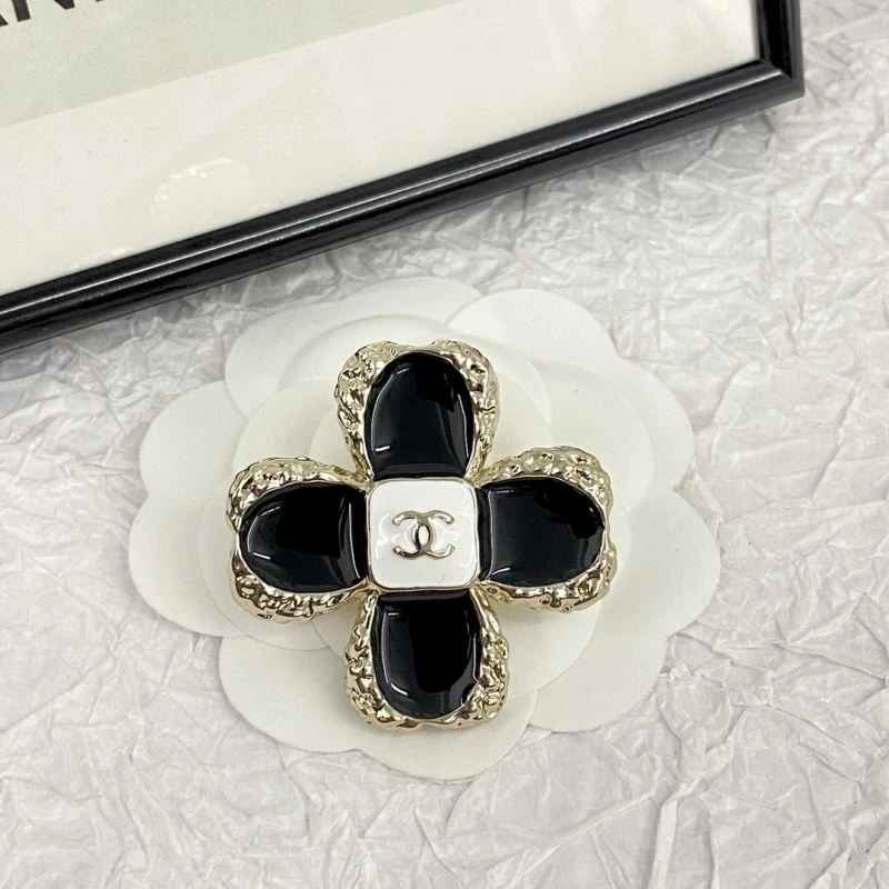 Chanel Brooches Elegant 225525