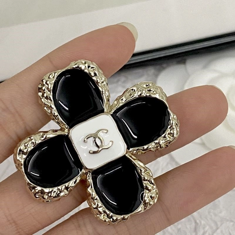 Chanel Brooches Elegant 225525