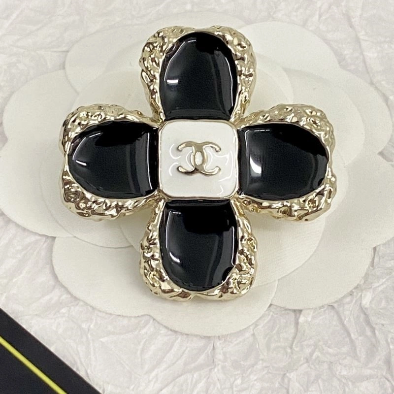 Chanel Brooches Elegant 225525