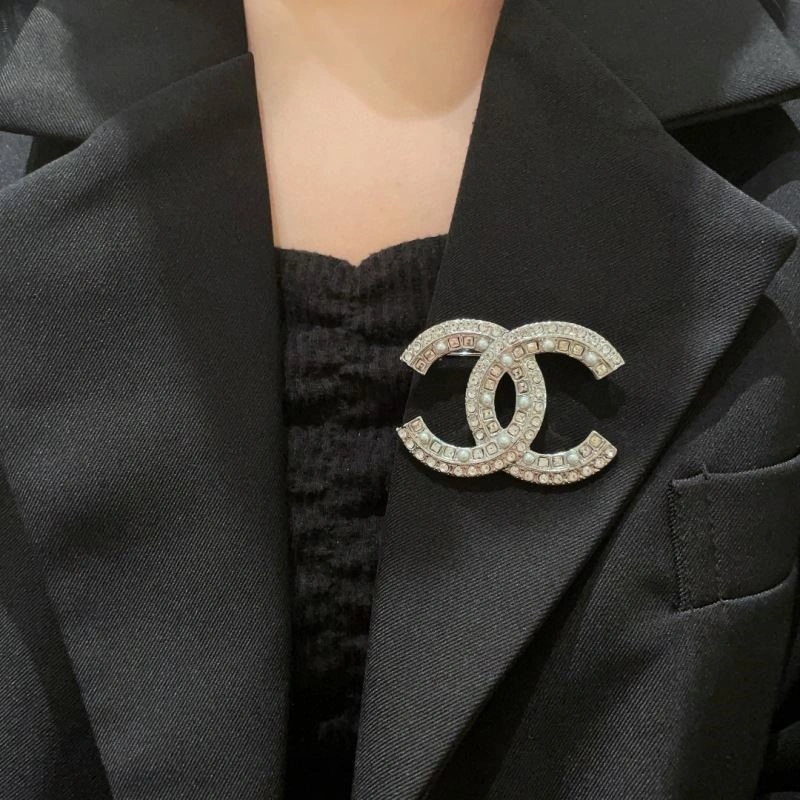 Chanel Brooches Sophisticated 225520