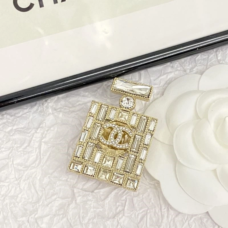 Comfortable Chanel Brooches 225508