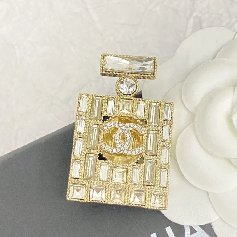 Comfortable Chanel Brooches 225508