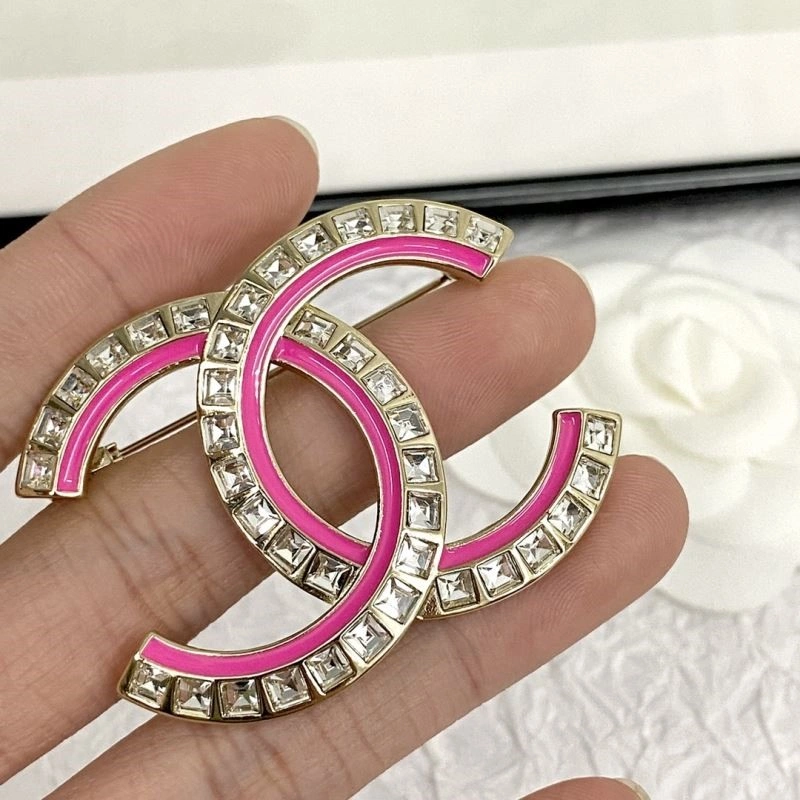 Supportive Chanel Brooches 225519