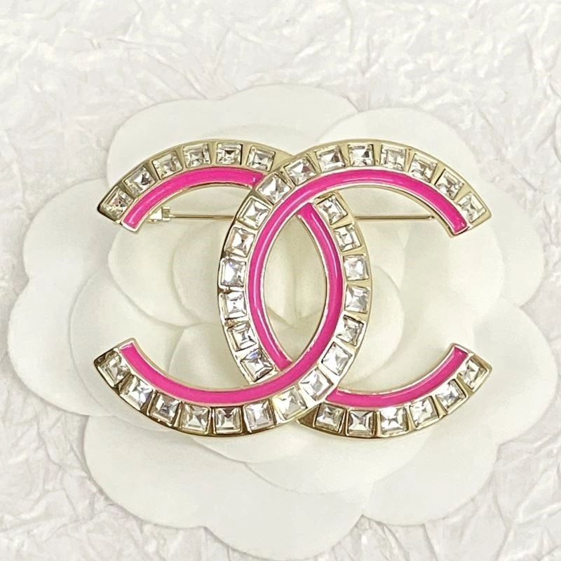 Supportive Chanel Brooches 225519