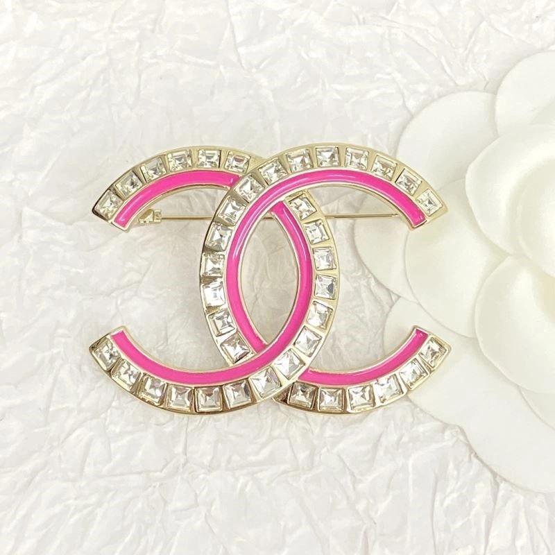 Supportive Chanel Brooches 225519
