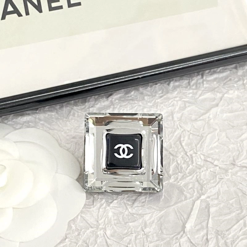 Chanel Brooches Durable 225514