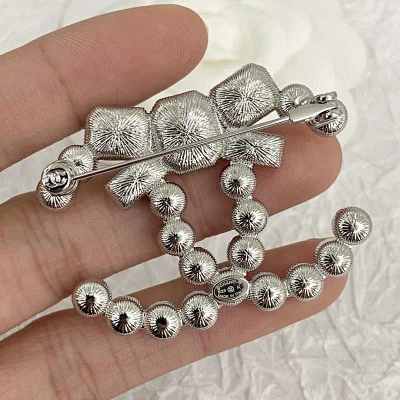 Colorful Chanel Brooches 225517