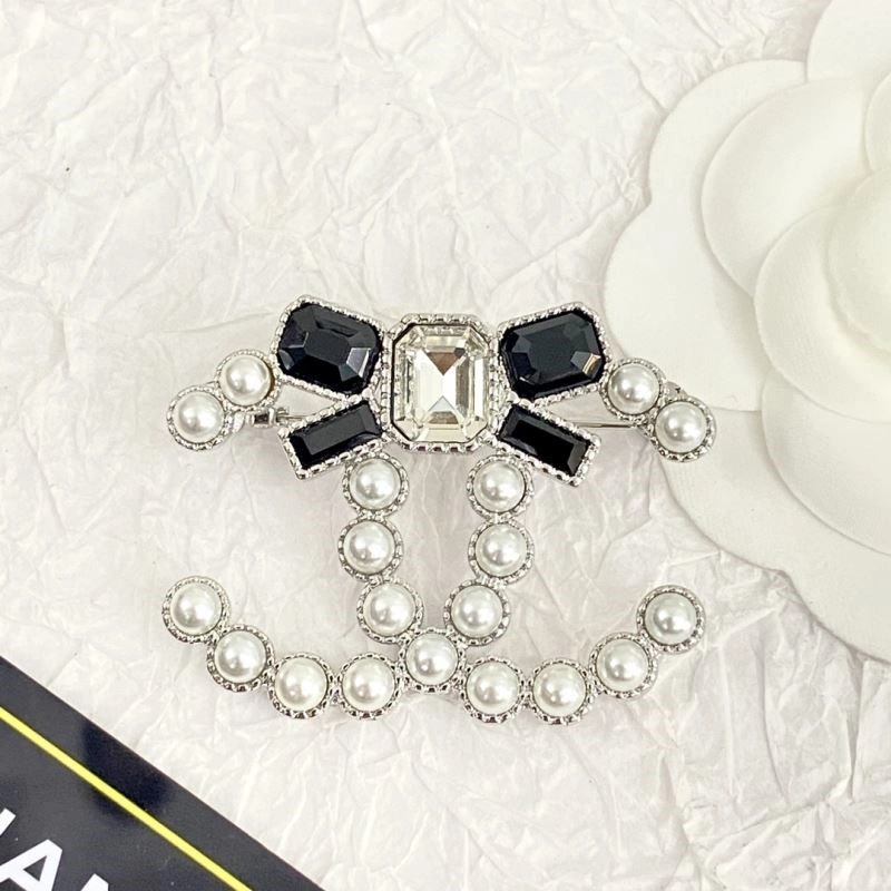 Colorful Chanel Brooches 225517