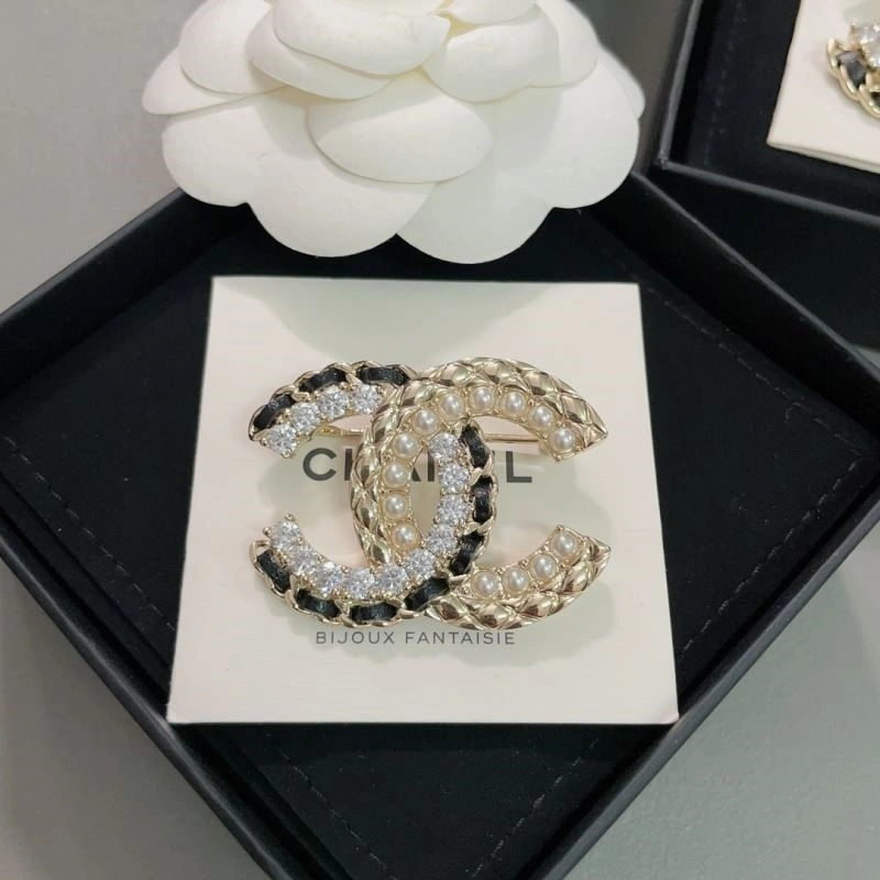 Contemporary Chanel Brooches 225513
