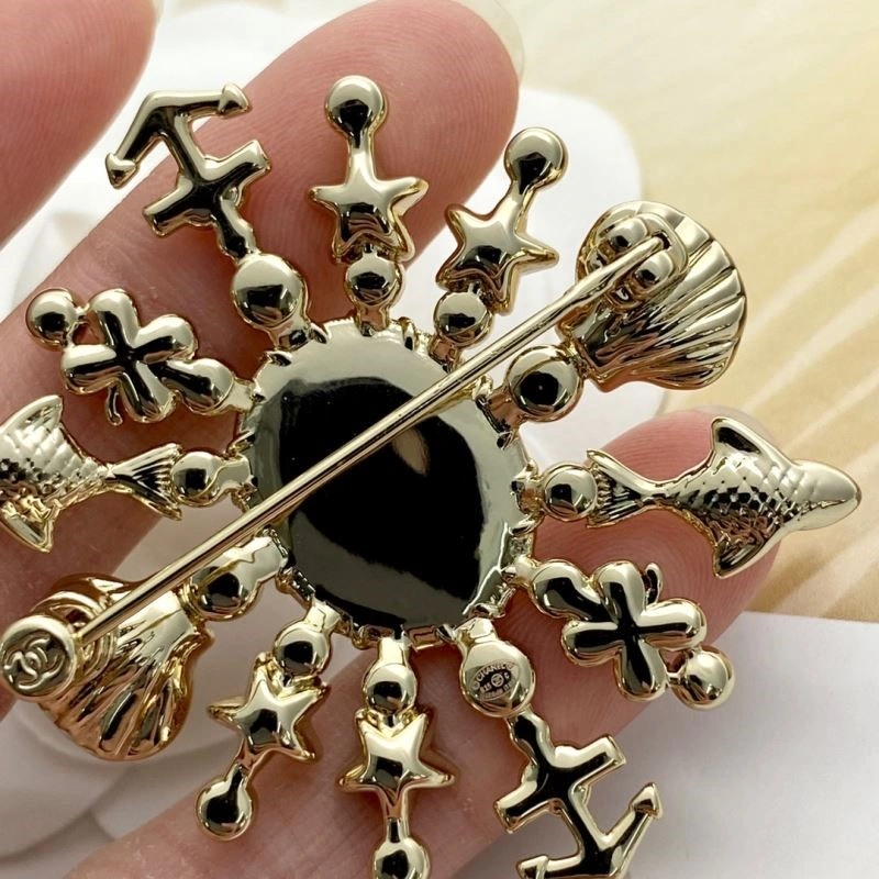 ModernLook Chanel Brooches 225498
