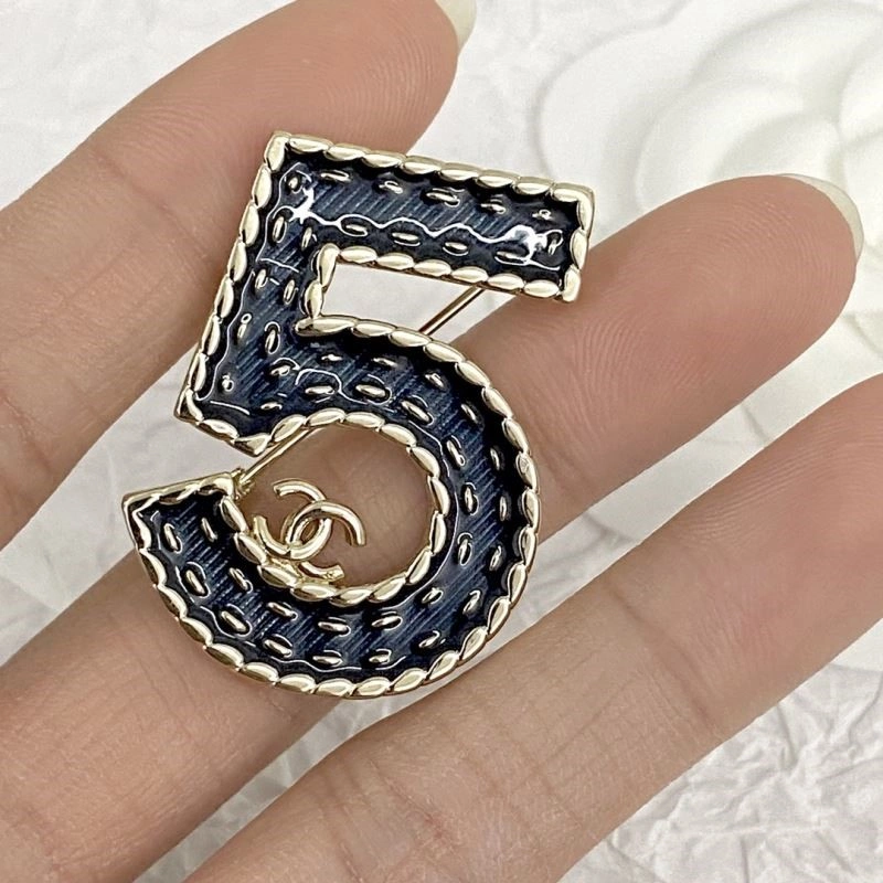 Chanel Brooches Elegant 225496