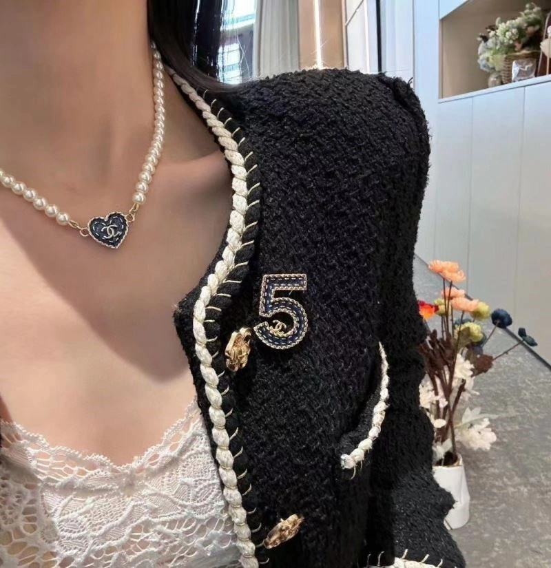 Chanel Brooches Elegant 225496