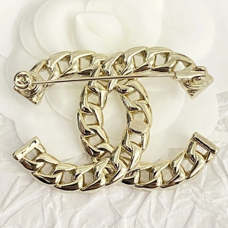 Comfortable Chanel Brooches 225500