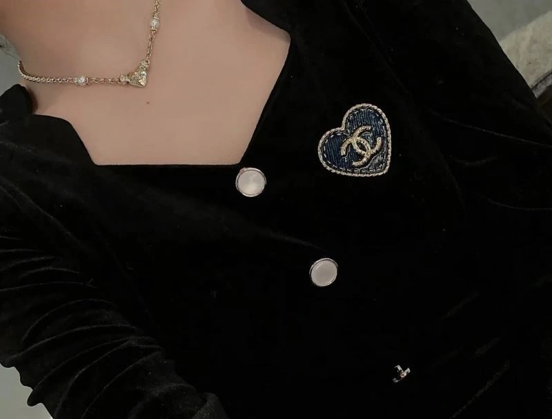 Chanel Brooches EasyMatch 225495
