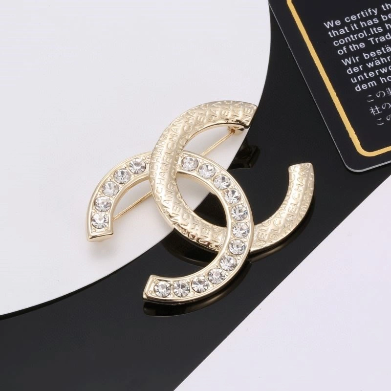 Refined Chanel Brooches 225485