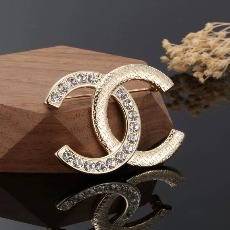 Refined Chanel Brooches 225485