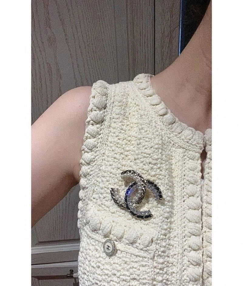 Chanel Brooches Flexible 225488