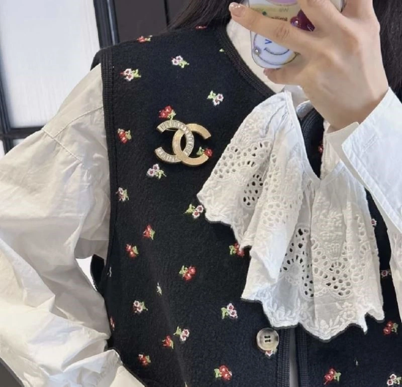 Efficient Chanel Brooches 225479