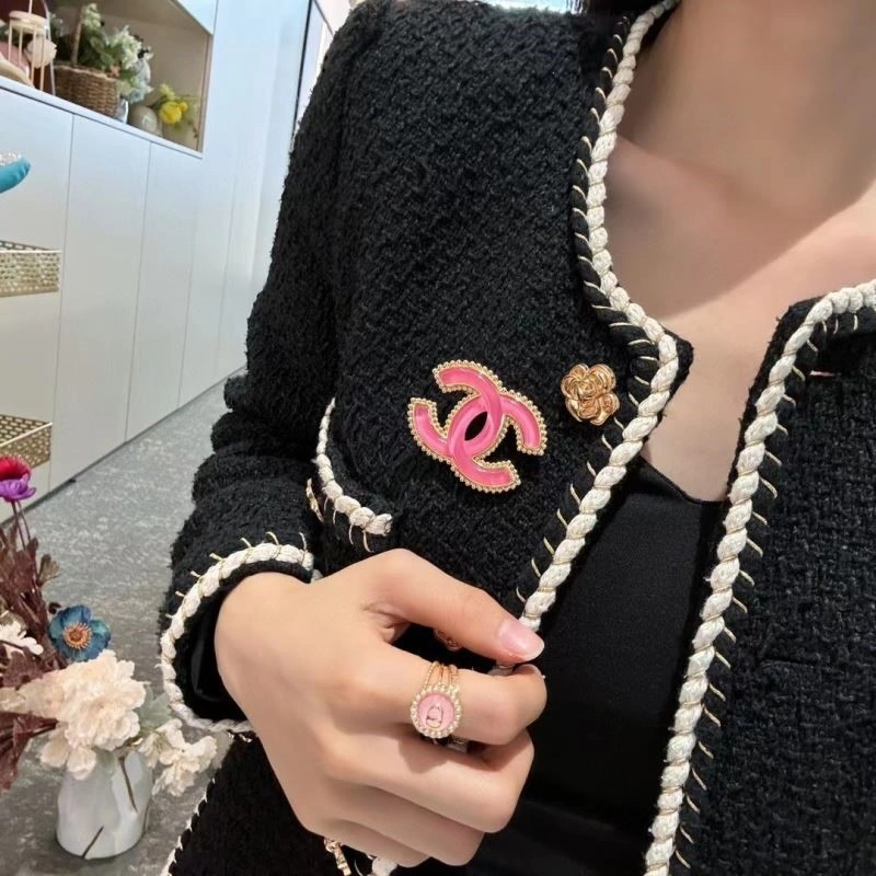 Chanel Brooches Premium 225477