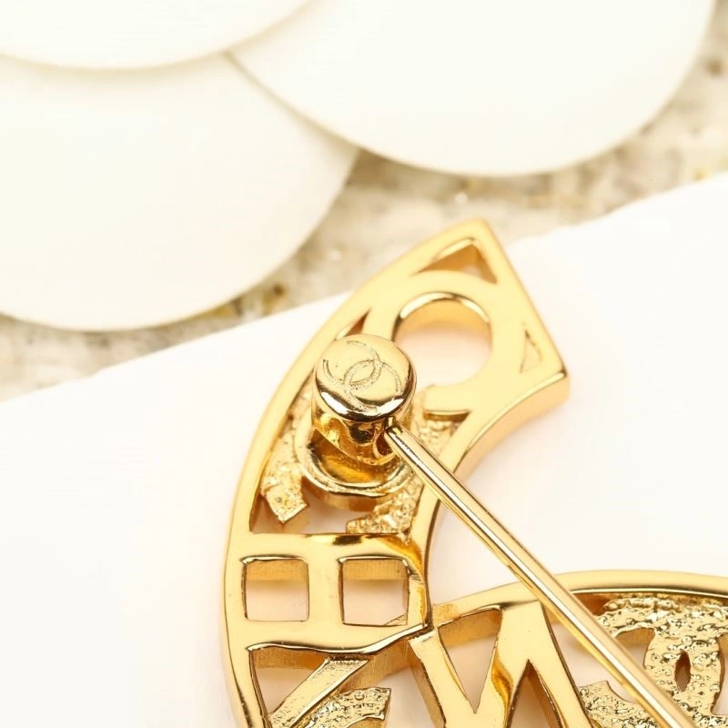 Chanel Brooches Cozy 225482
