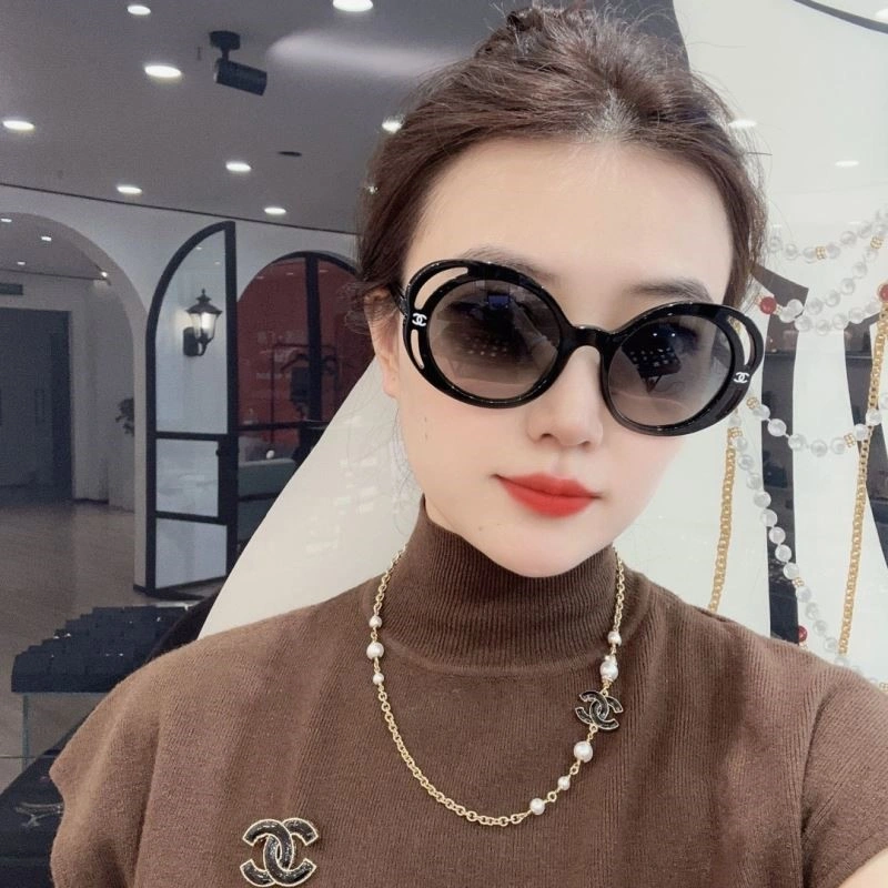 Chanel Brooches Youthful 225550