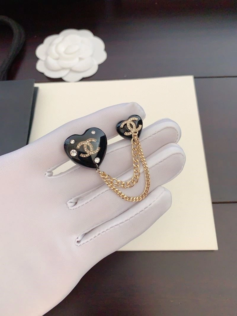 Compact Chanel Brooches 225460