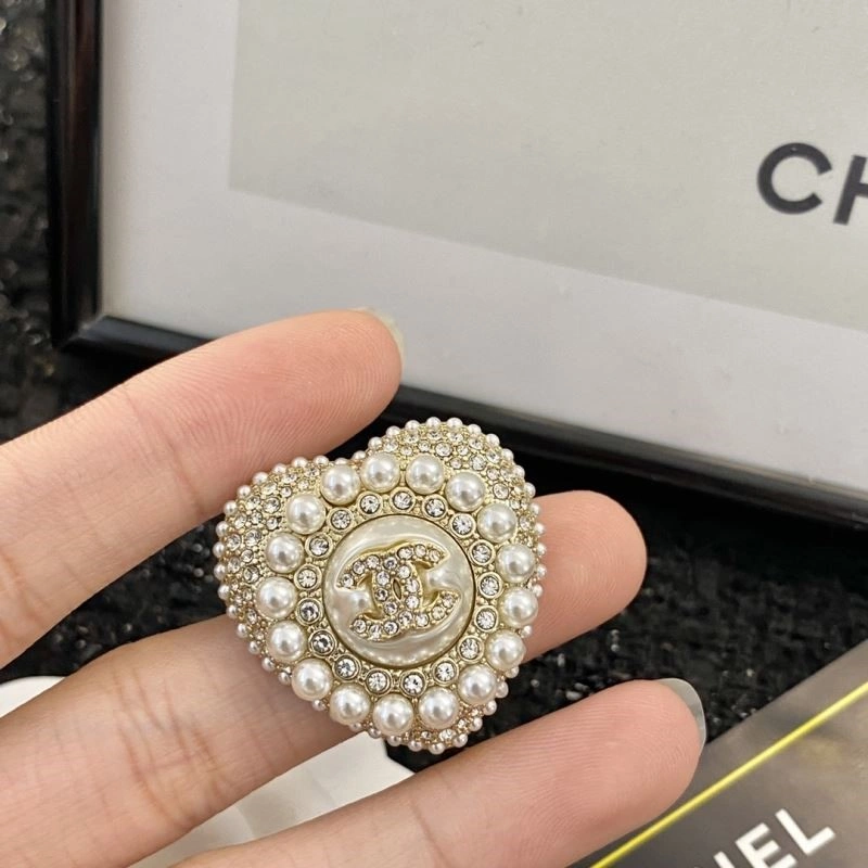 Original Chanel Brooches 225499