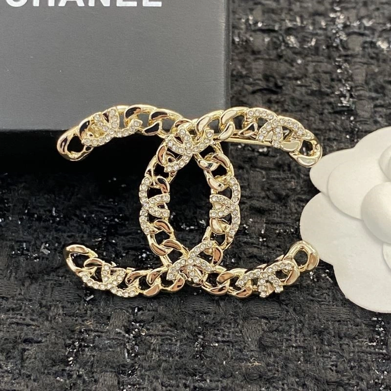Premium Chanel Brooches 225443