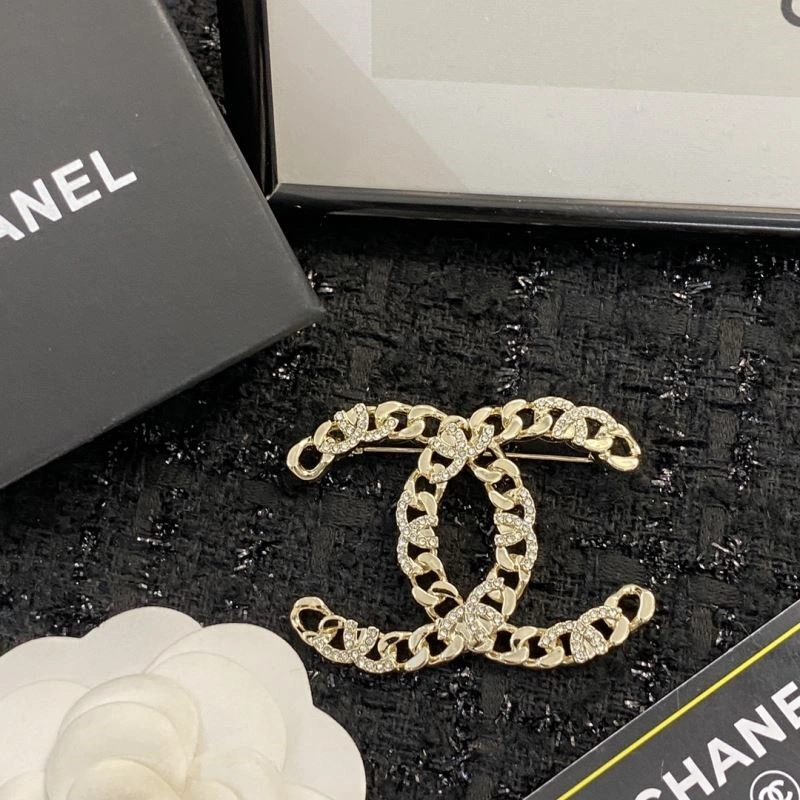 Premium Chanel Brooches 225443