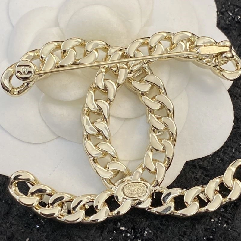 Premium Chanel Brooches 225443