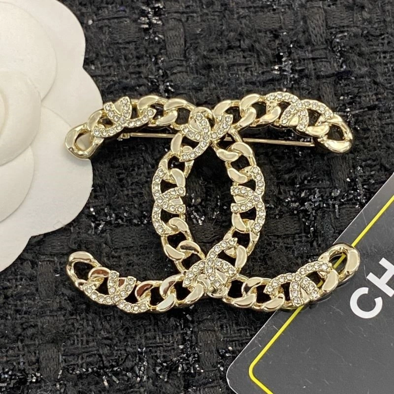 Premium Chanel Brooches 225443