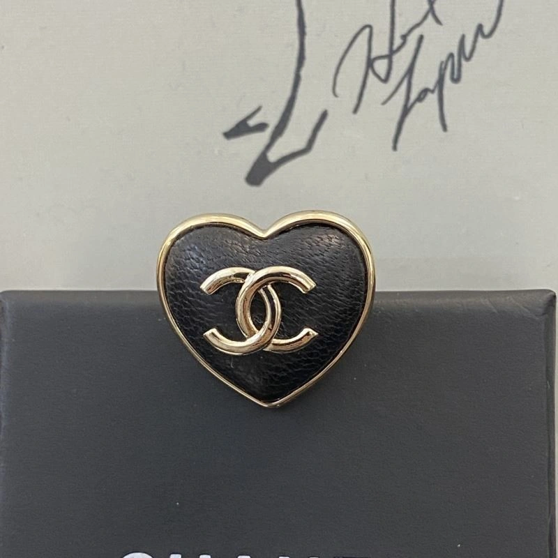 Chanel Brooches Bold 225457