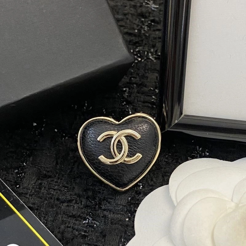 Chanel Brooches Bold 225457
