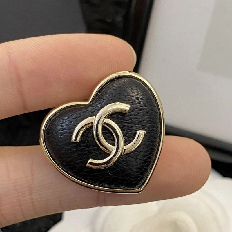 Chanel Brooches Bold 225457