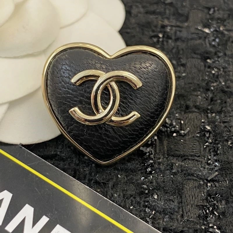 Chanel Brooches Bold 225457