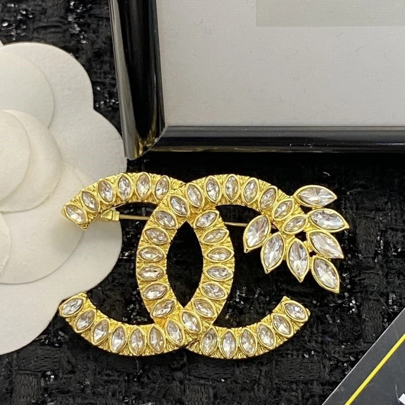 WaterResistant Chanel Brooches 225445