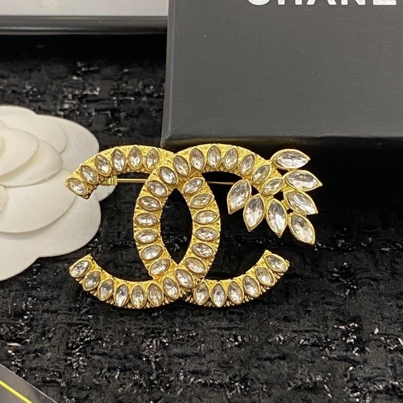 WaterResistant Chanel Brooches 225445