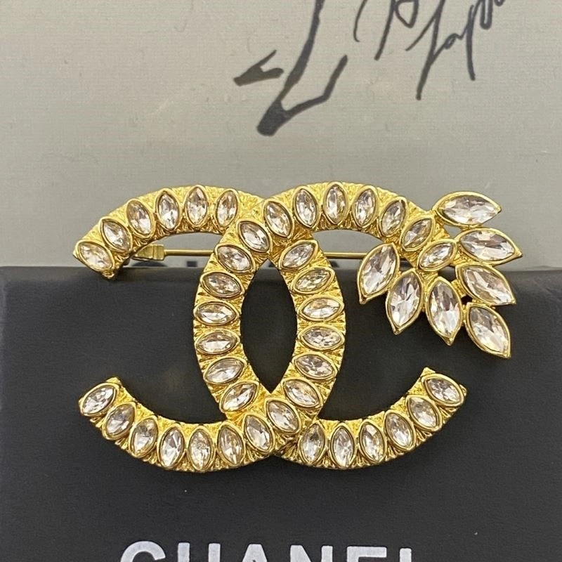 WaterResistant Chanel Brooches 225445