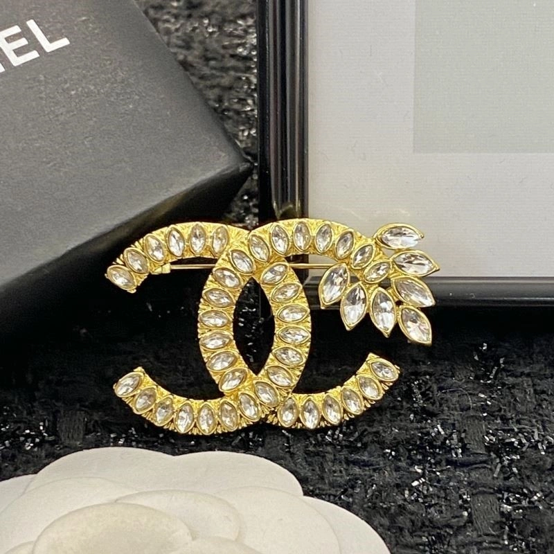 WaterResistant Chanel Brooches 225445